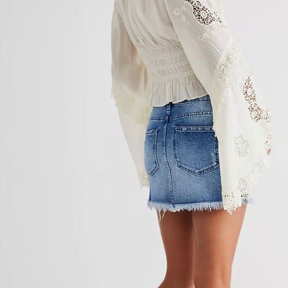 Free People We the Free Out Of The Ordinary Denim Distressed Mini Skirt- Size 2 - Picture 2 of 10